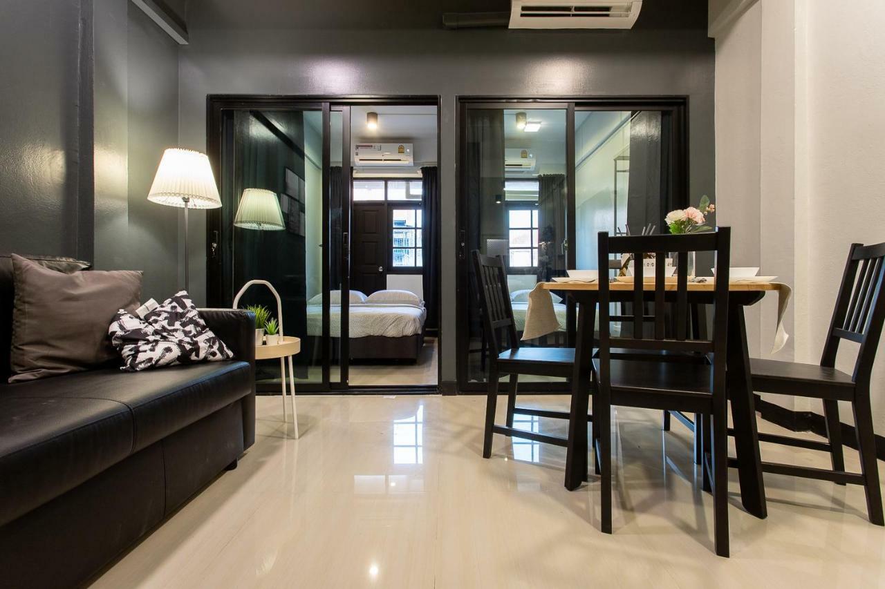 T5 2 Bedrooms/6guests/full Kitchen/1 Min To Bts Apartamento Bangkok